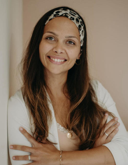 Mme  Angélique Oliveira Dos Santos